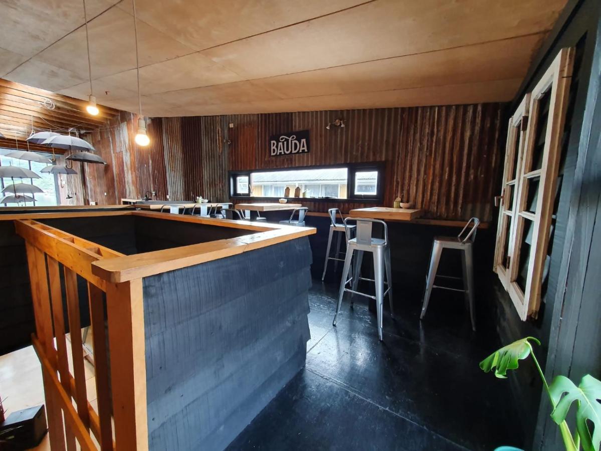 Hotel & Cafe Bauda Кастро Экстерьер фото